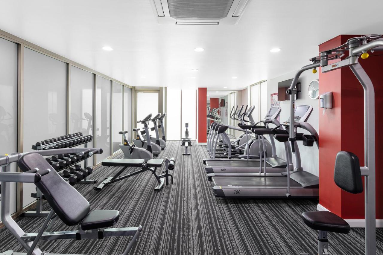 Meriton Suites North Ryde Sidney Exterior foto The gym at the hotel